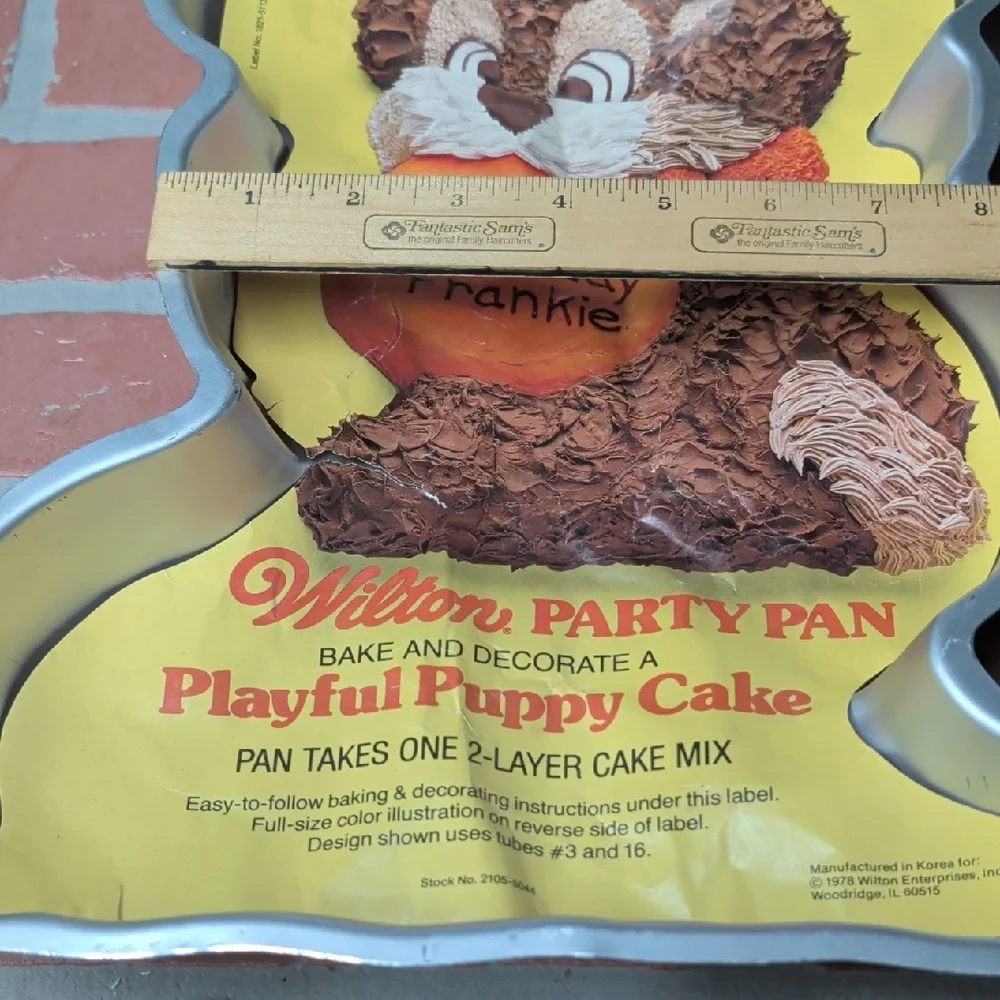 Wilton Playful Puppy Cake Pan - Yellow